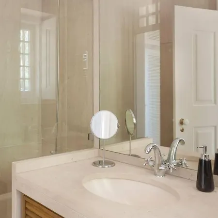 Vila Amazing 4 Bedroom With Pool, View & Garden